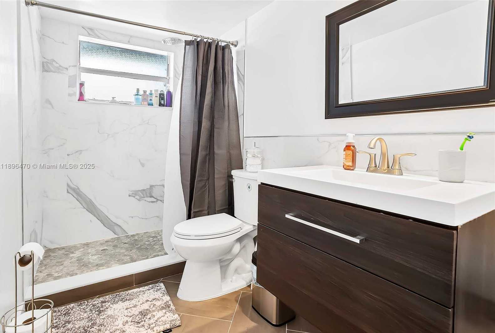 Small Image of 1750 NE 191st St, Miami, FL 33179, USA Number 16