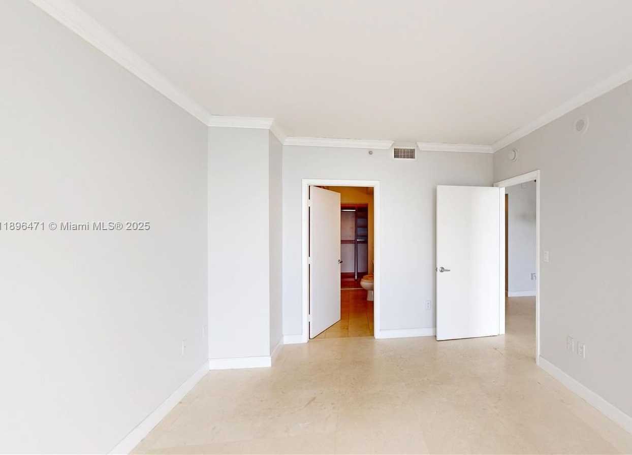 Small Image of 6365 COLLINS AVE #2904, Miami Beach Number 12