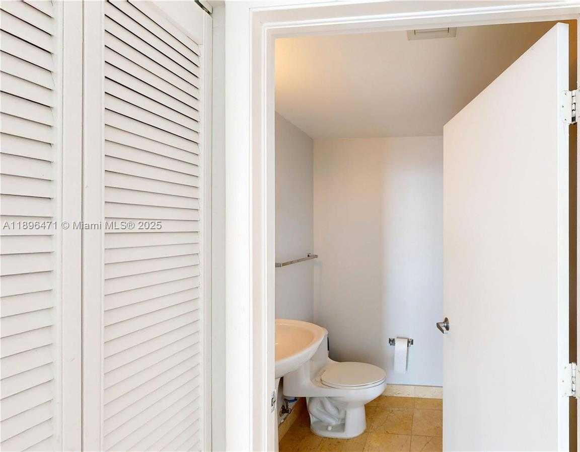 Small Image of 6365 COLLINS AVE #2904, Miami Beach Number 5