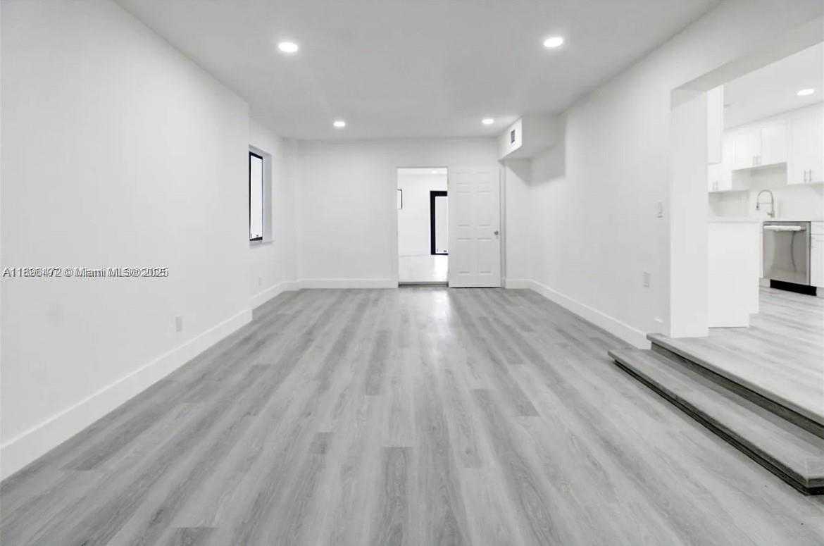 Small Image of 13885 NORTH WEST 5TH AVE, North Miami Number 10