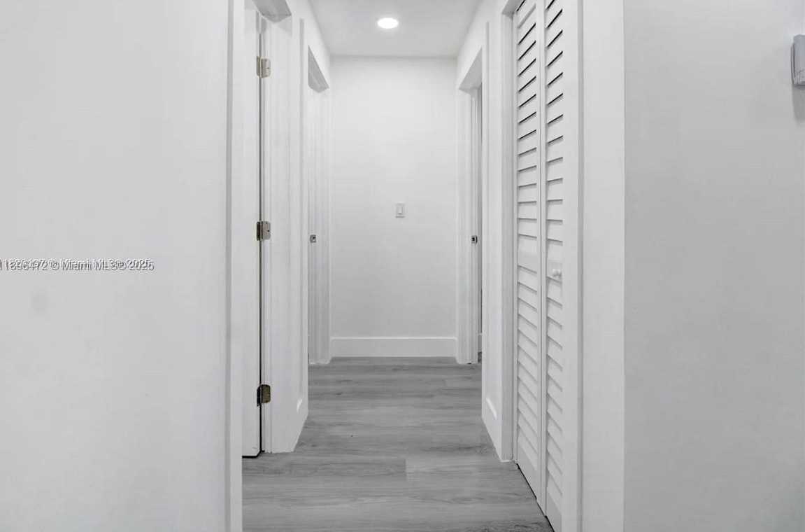 Small Image of 13885 NORTH WEST 5TH AVE, North Miami Number 6