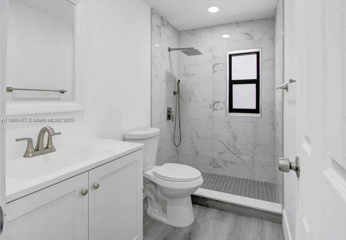 Small Image of 13885 NORTH WEST 5TH AVE, North Miami Number 7