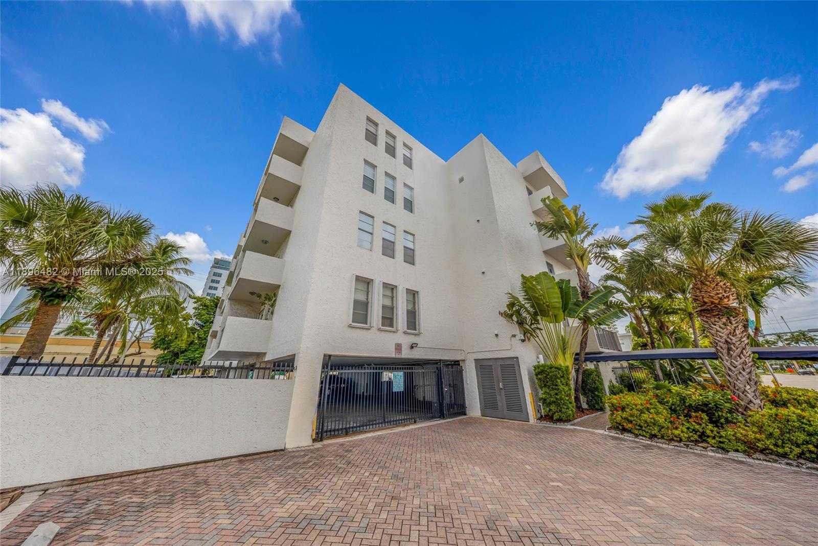 Small Image of 6545 INDIAN CREEK DR #504, Miami Beach Number 20