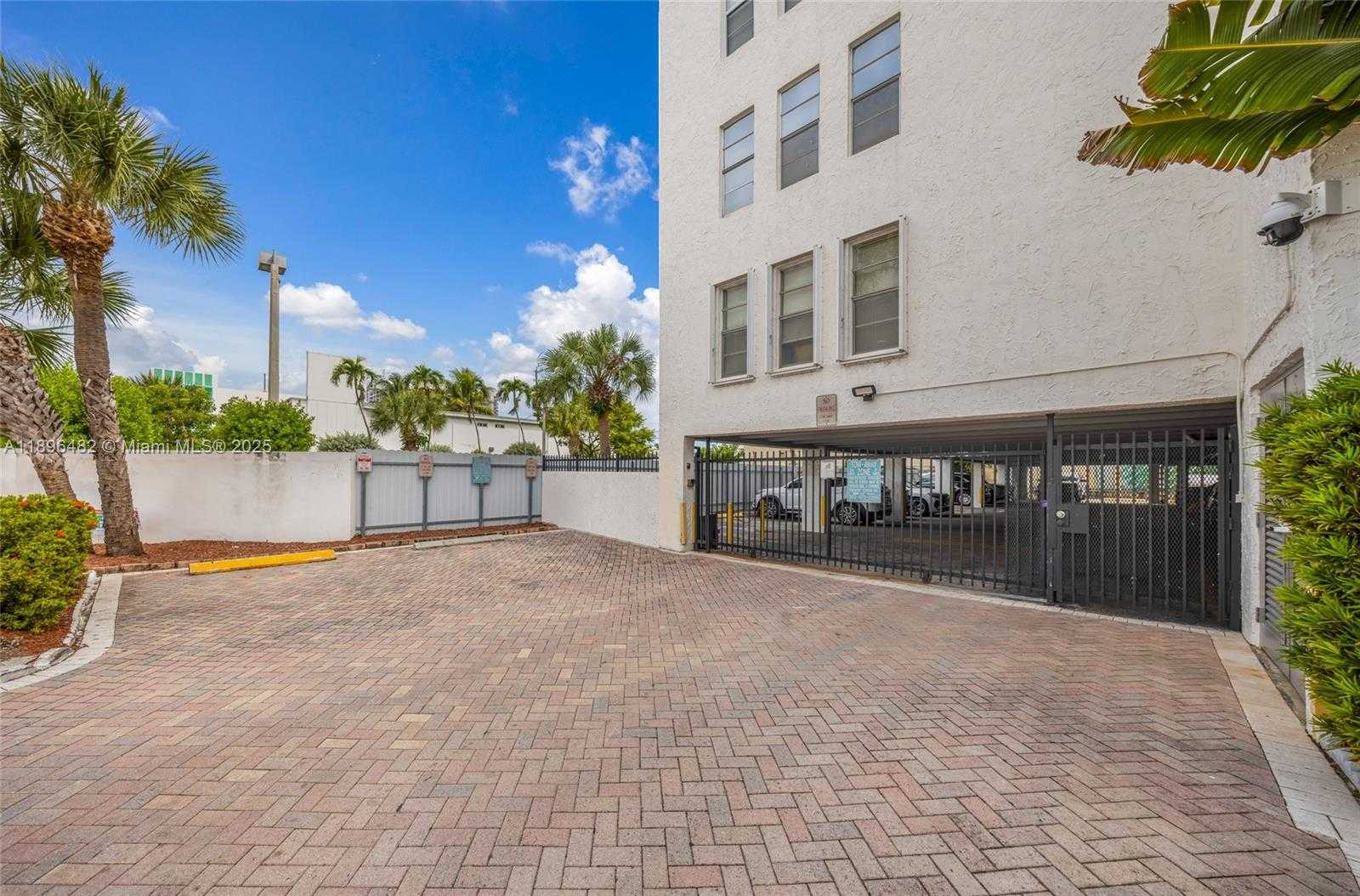 Small Image of 6545 INDIAN CREEK DR #504, Miami Beach Number 22