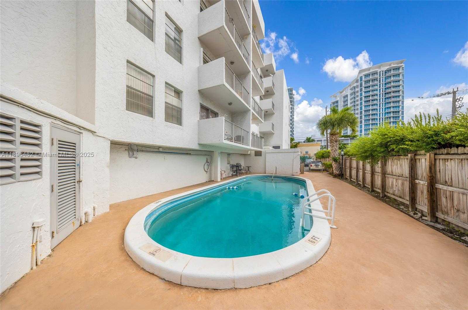 Small Image of 6545 INDIAN CREEK DR #504, Miami Beach Number 24