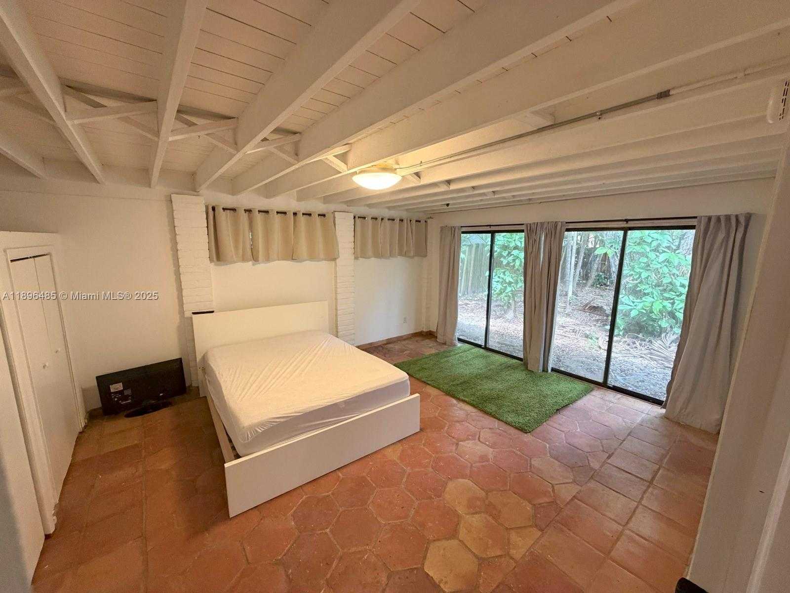 Small Image of 491 NORTH EAST 163RD ST #1, Miami Number 5