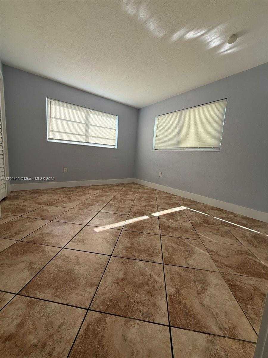 Small Image of 7600 SOUTH WEST 82ND ST #J114, Miami Number 9