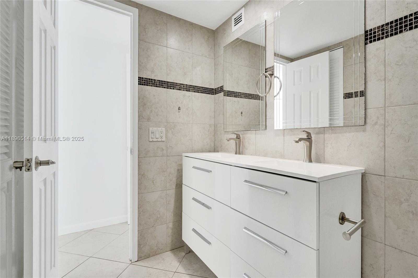 Small Image of 2017 SOUTH OCEAN DR #1408, Hallandale Beach Number 38