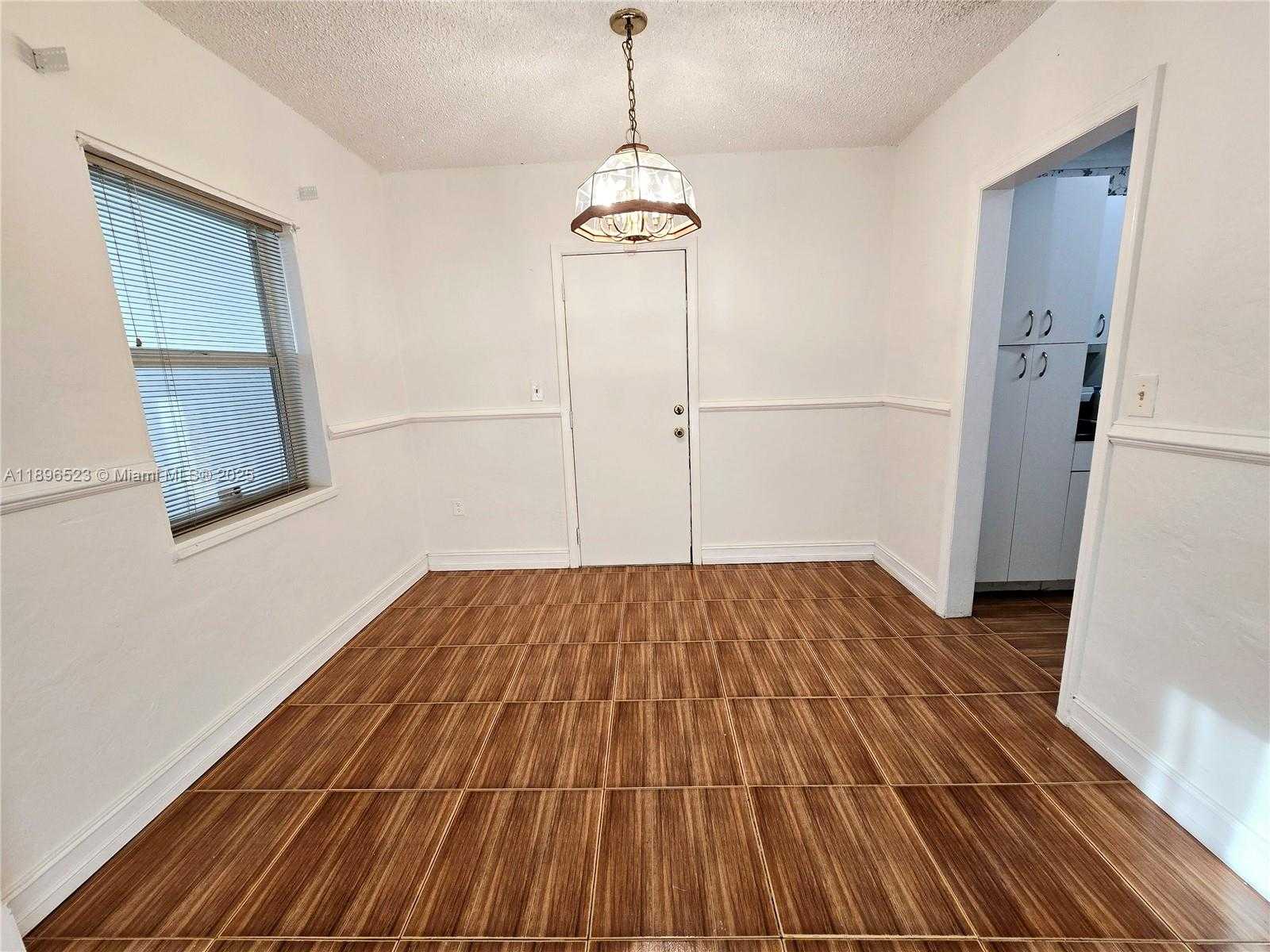 Small Image of 18441 NORTH EAST 20TH PL, North Miami Beach Number 12