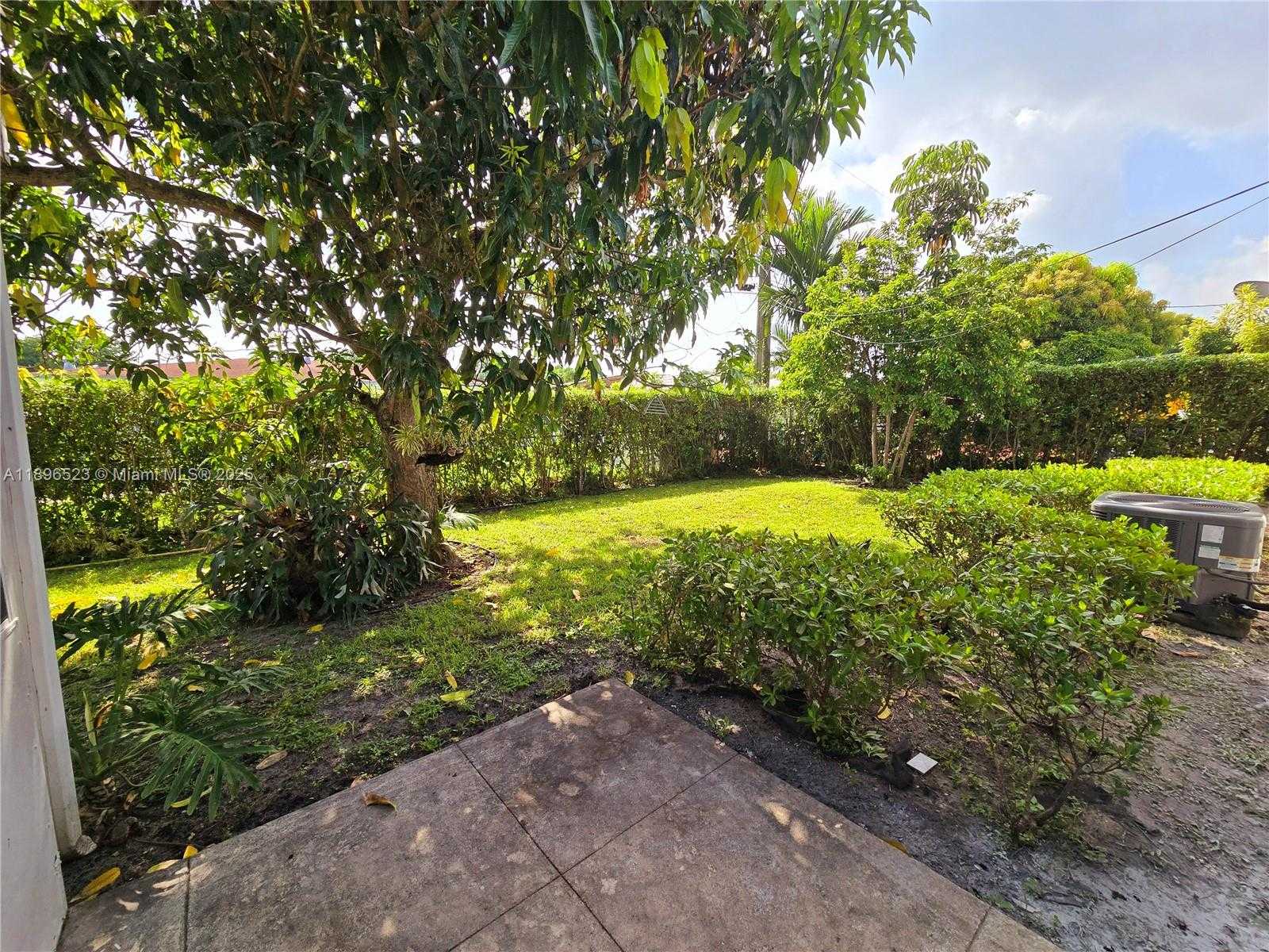 Small Image of 18441 NORTH EAST 20TH PL, North Miami Beach Number 3