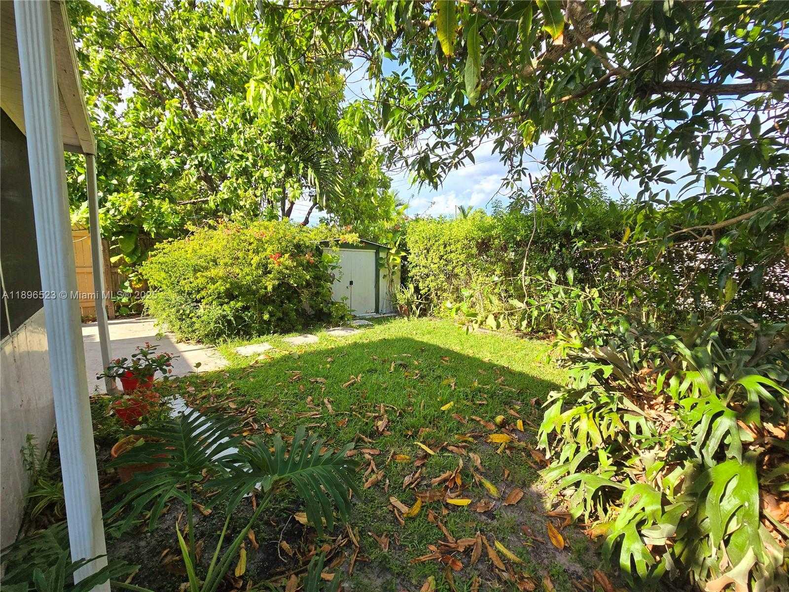 Small Image of 18441 NORTH EAST 20TH PL, North Miami Beach Number 5