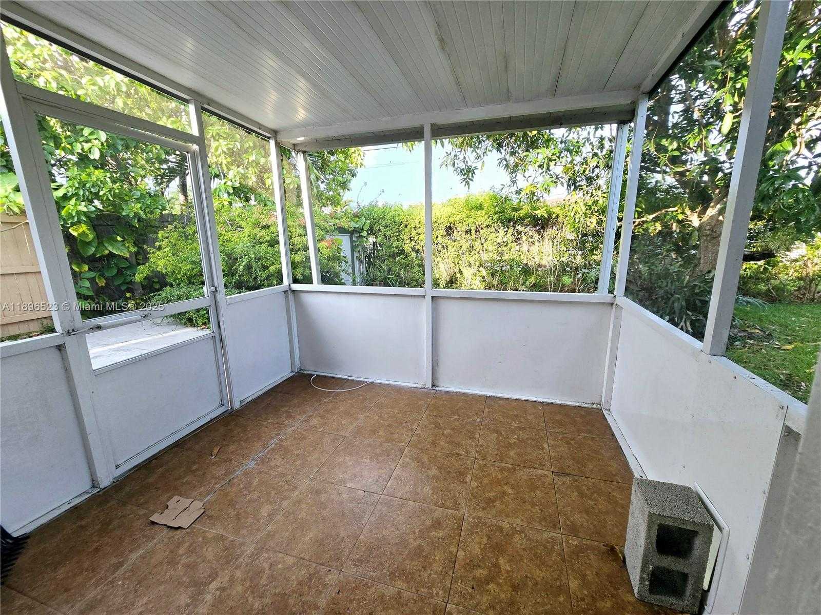 Small Image of 18441 NORTH EAST 20TH PL, North Miami Beach Number 6