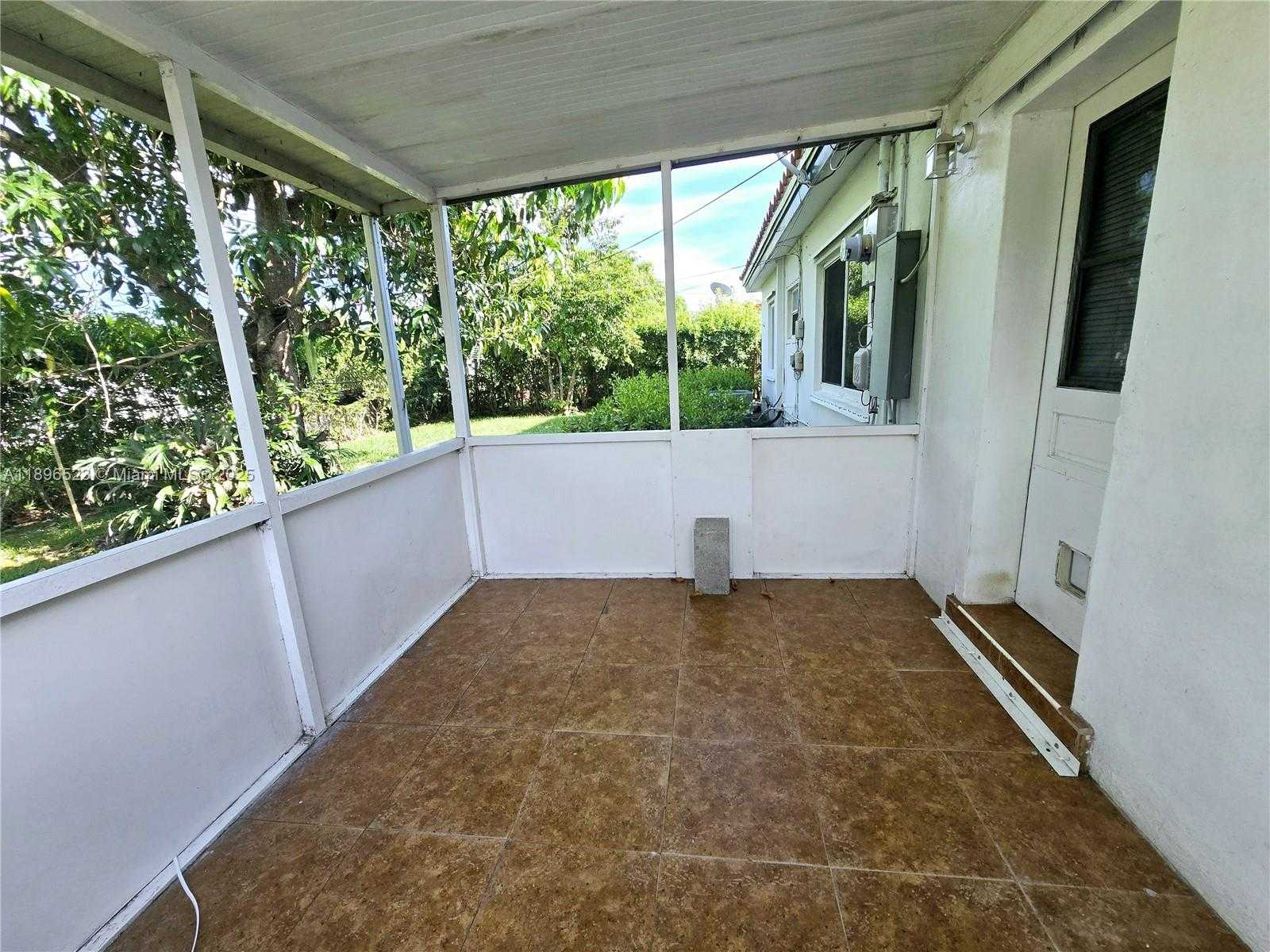 Small Image of 18441 NORTH EAST 20TH PL, North Miami Beach Number 7