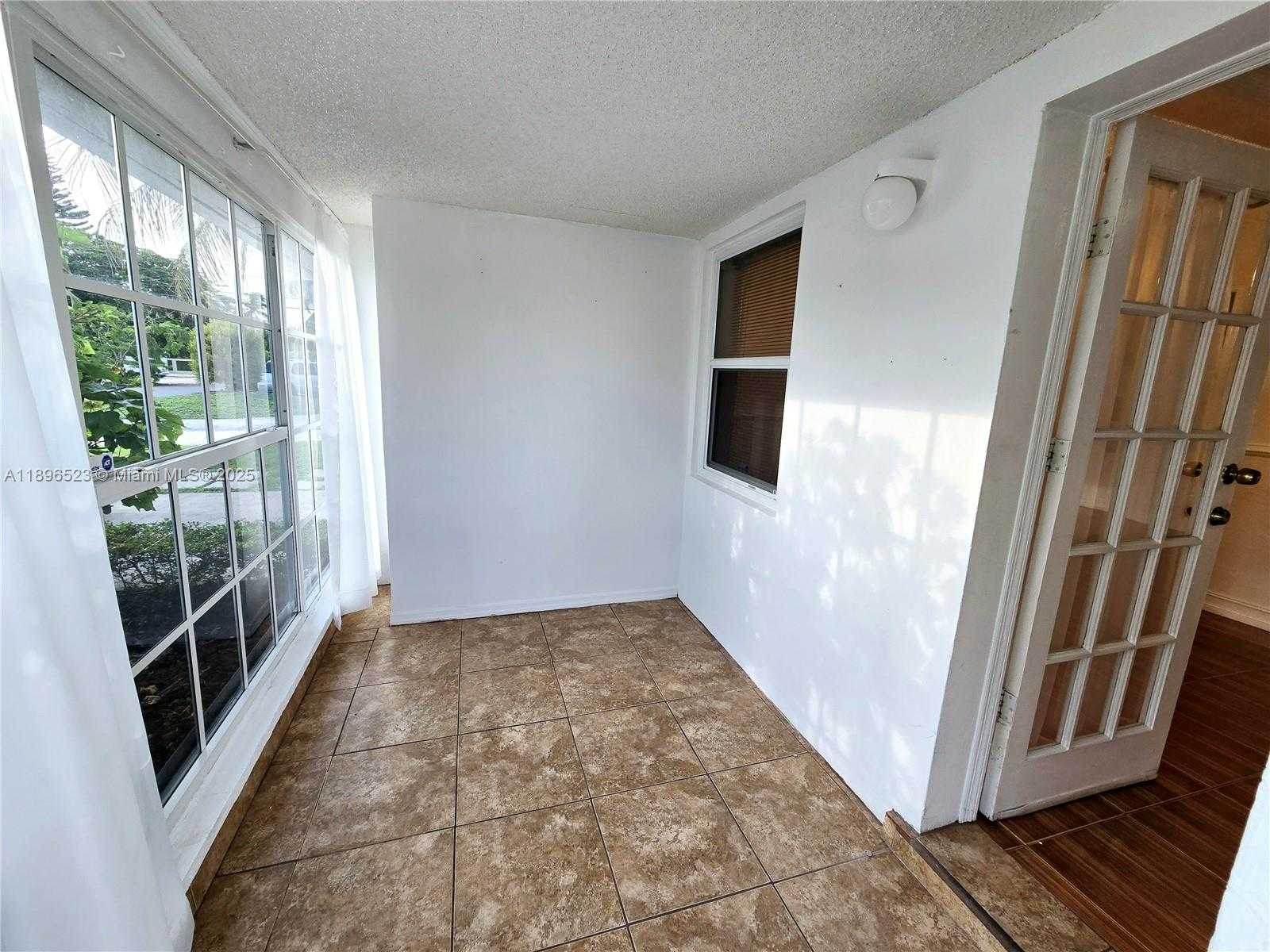Small Image of 18441 NORTH EAST 20TH PL, North Miami Beach Number 9