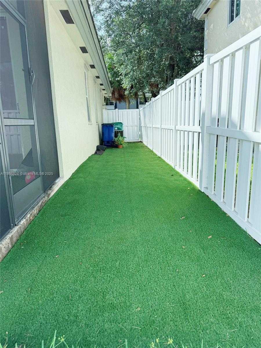 Small Image of 10235 PANAMA ST, Cooper City Number 36