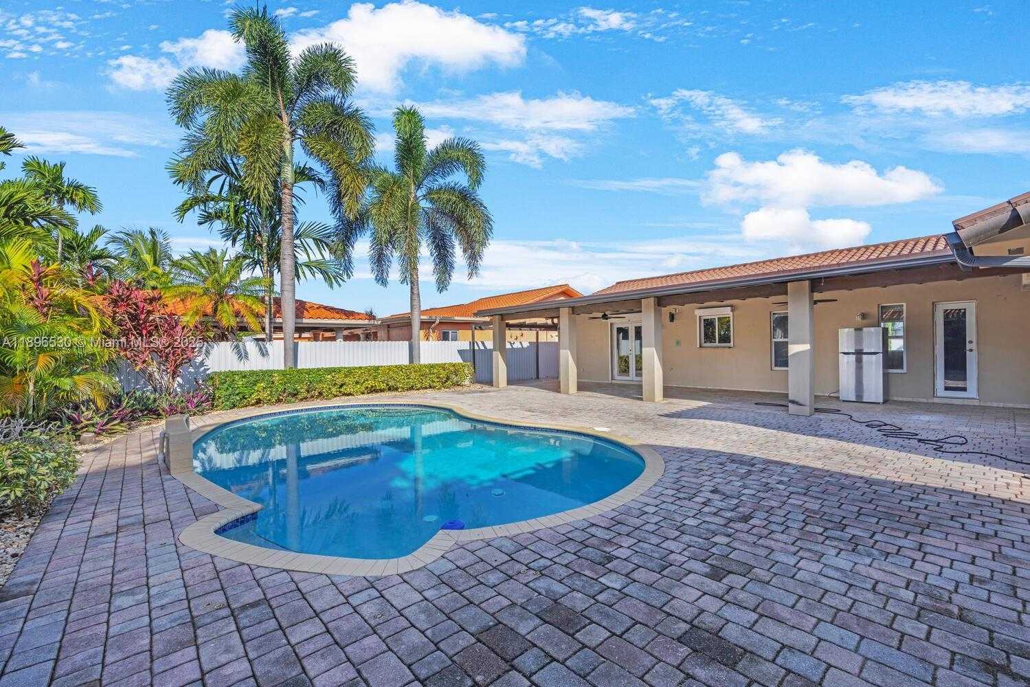 Small Image of 14020 SOUTH WEST 38TH ST, Miami Number 19