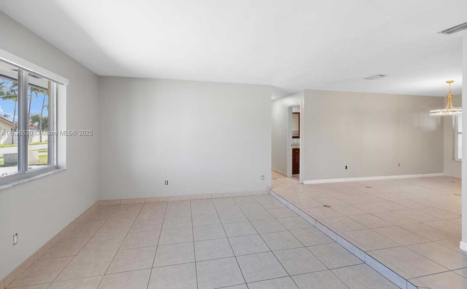 Small Image of 14020 SOUTH WEST 38TH ST, Miami Number 4