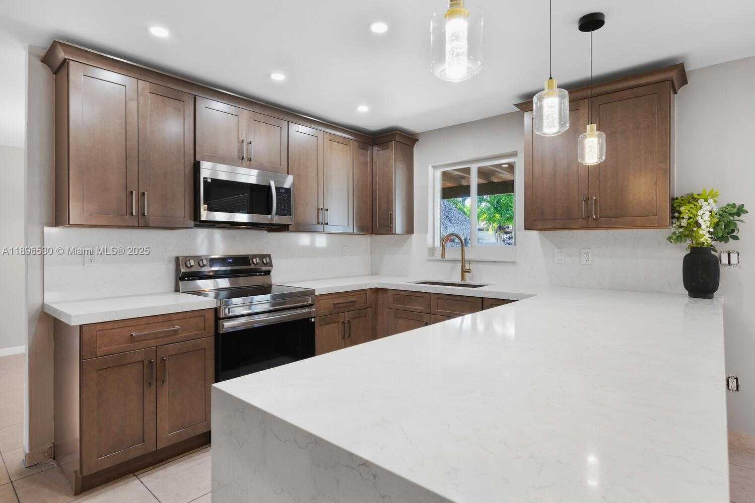 Small Image of 14020 SOUTH WEST 38TH ST, Miami Number 8