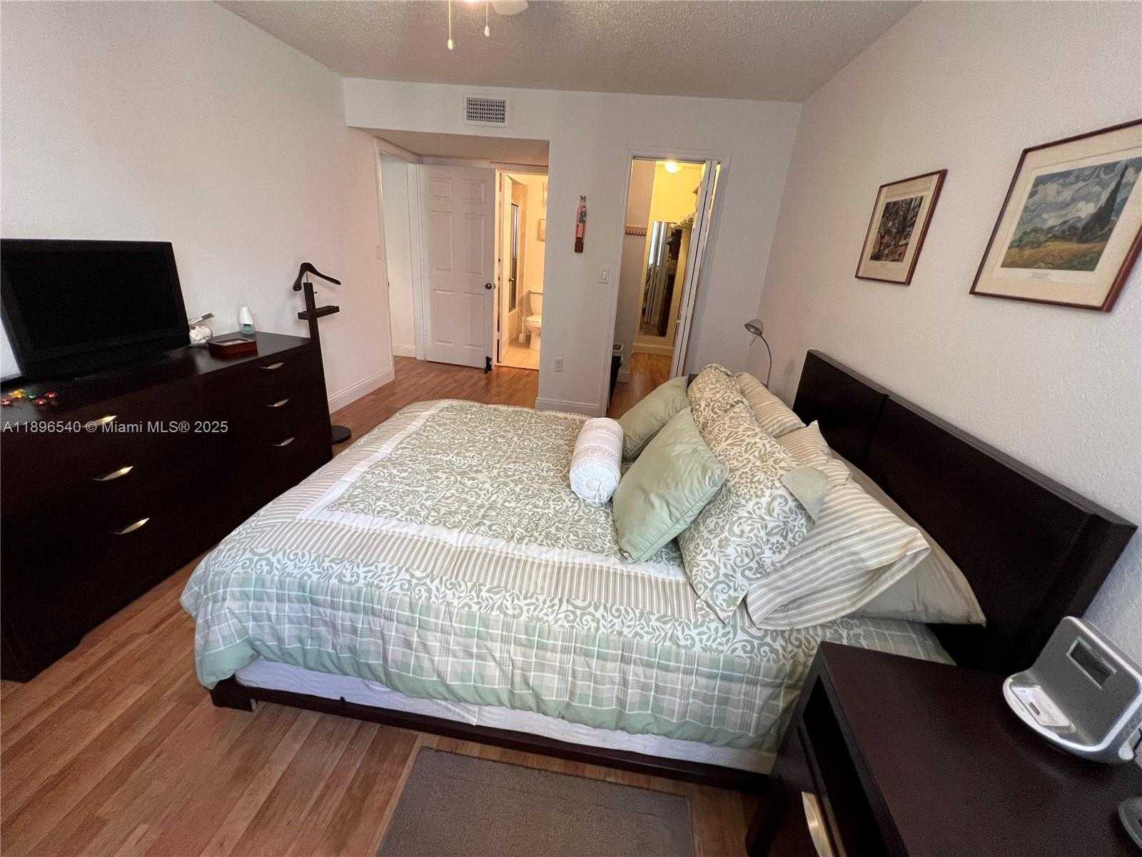 Small Image of 15689 SOUTH WEST 106TH LN #706, Miami Number 12