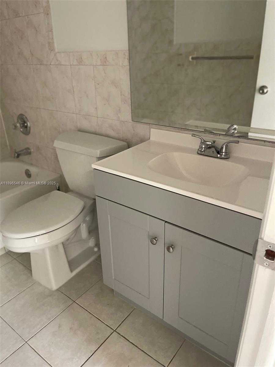 Small Image of 14221 NORTH KENDALL DR #209C, Miami Number 21