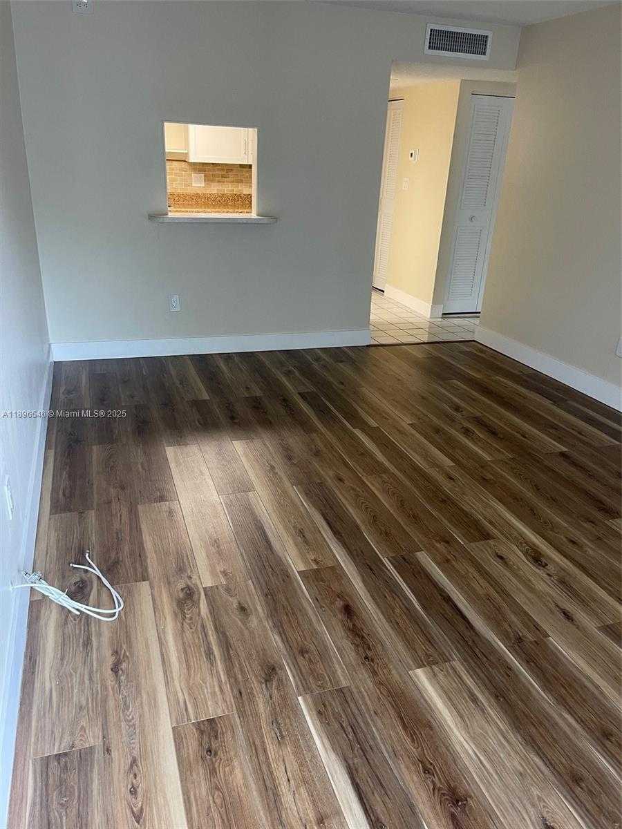 Small Image of 14221 NORTH KENDALL DR #209C, Miami Number 7