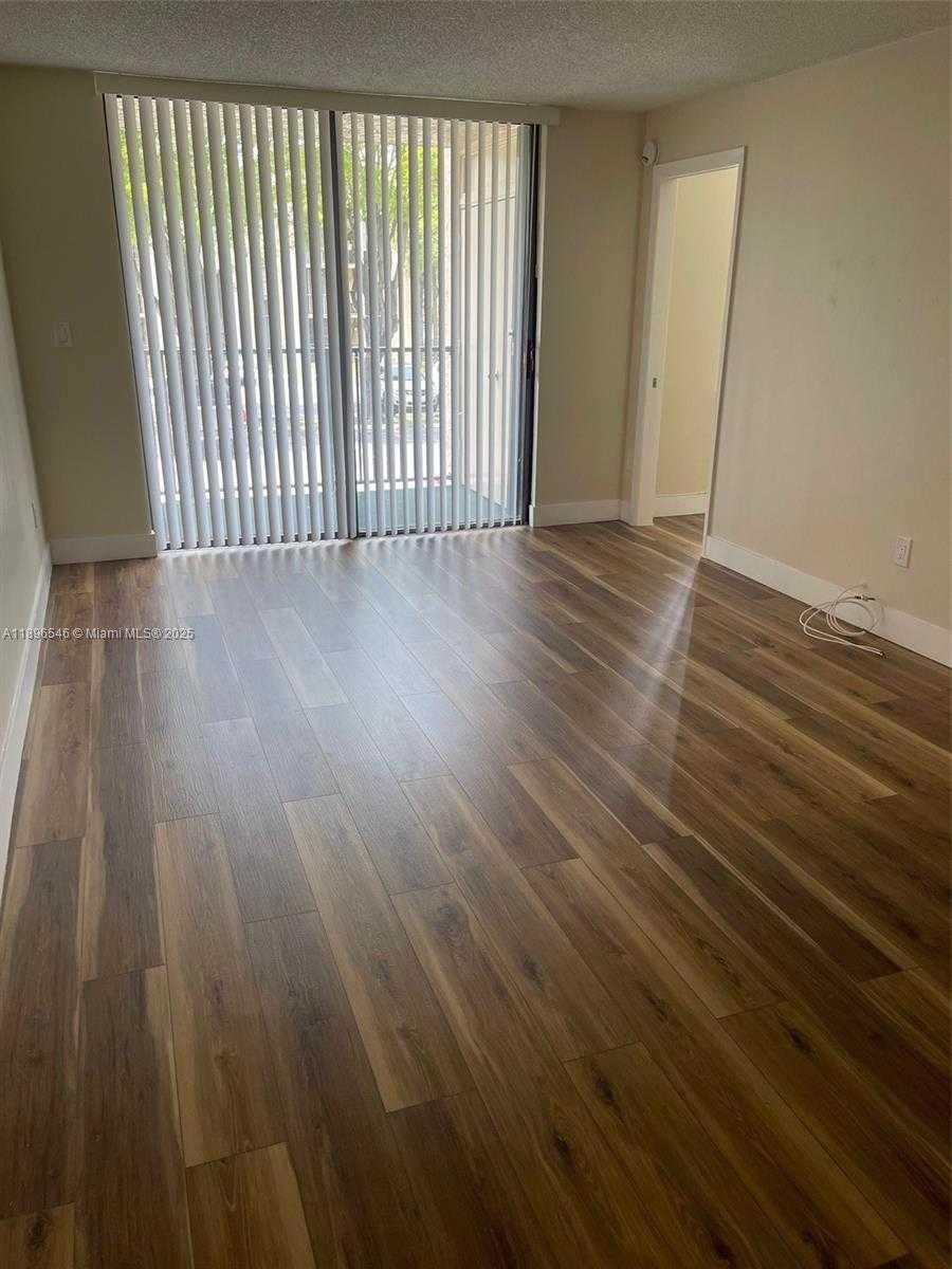 Small Image of 14221 NORTH KENDALL DR #209C, Miami Number 9