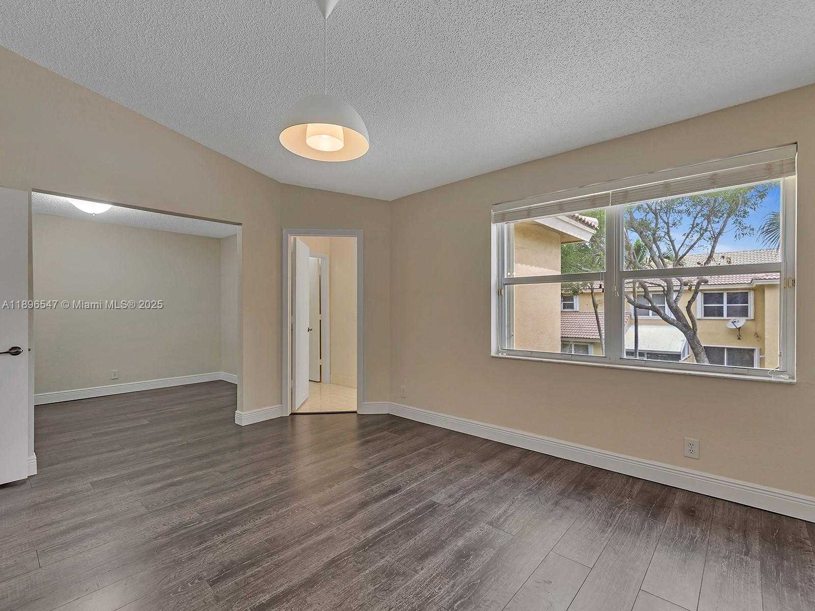 Small Image of 16879 SOUTH WEST 1ST MNR, Pembroke Pines Number 23