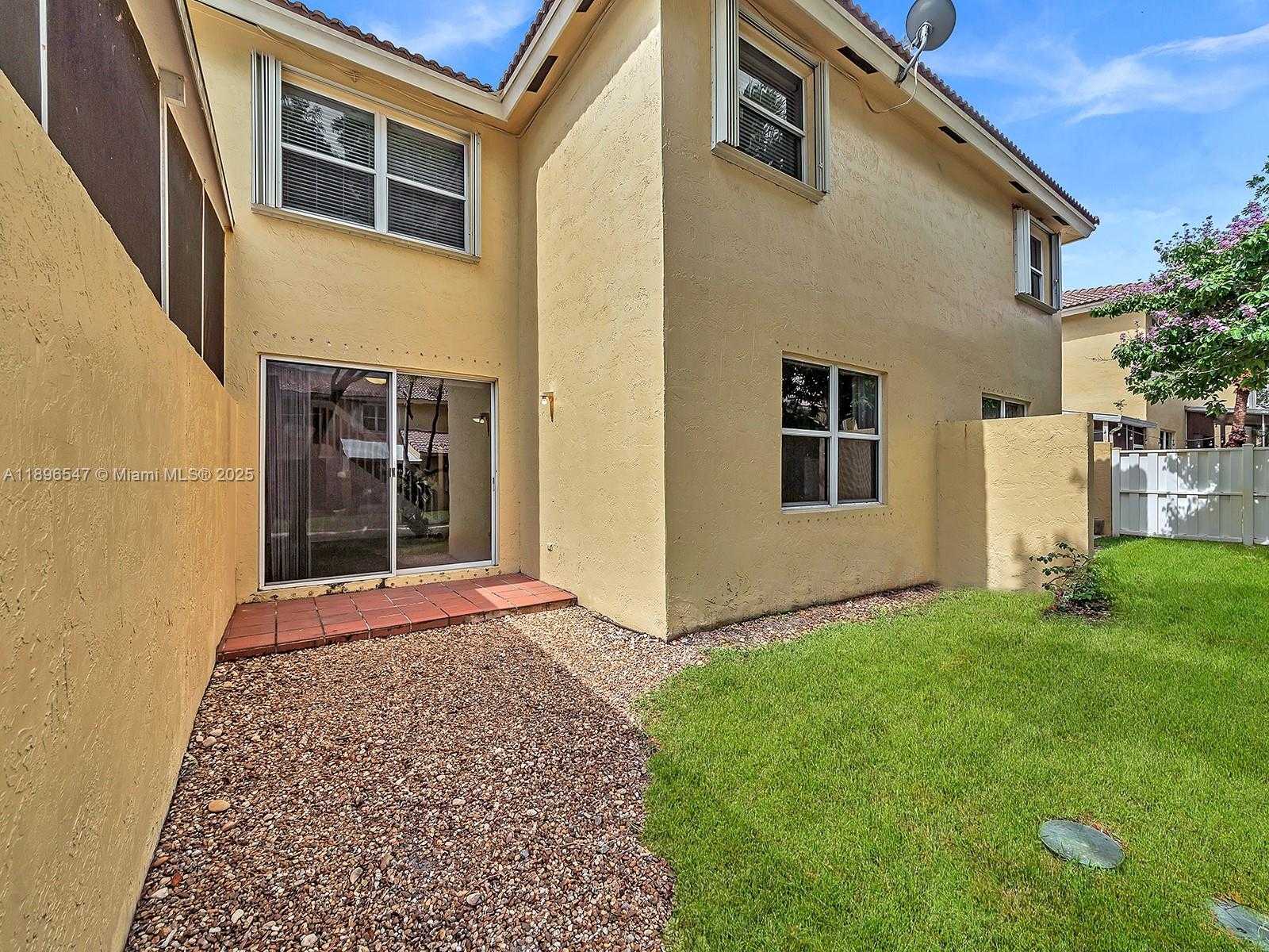 Small Image of 16879 SOUTH WEST 1ST MNR, Pembroke Pines Number 36