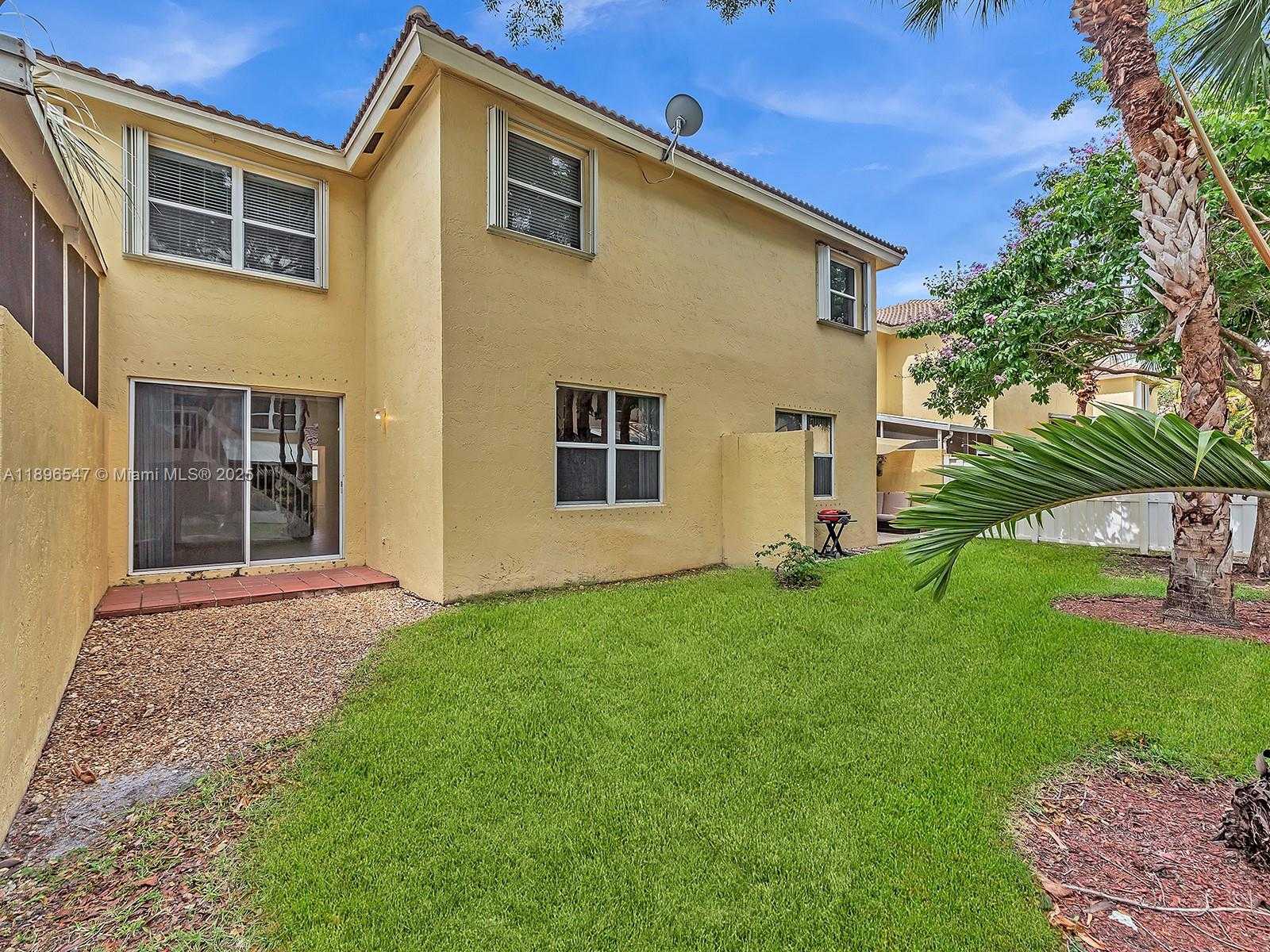 Small Image of 16879 SOUTH WEST 1ST MNR, Pembroke Pines Number 38