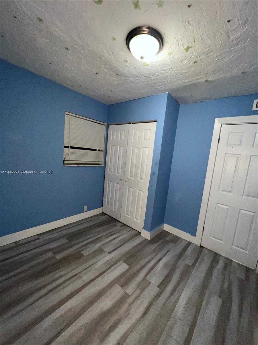 Small Image of 10133 WEST JESSAMINE ST, Miami Number 5