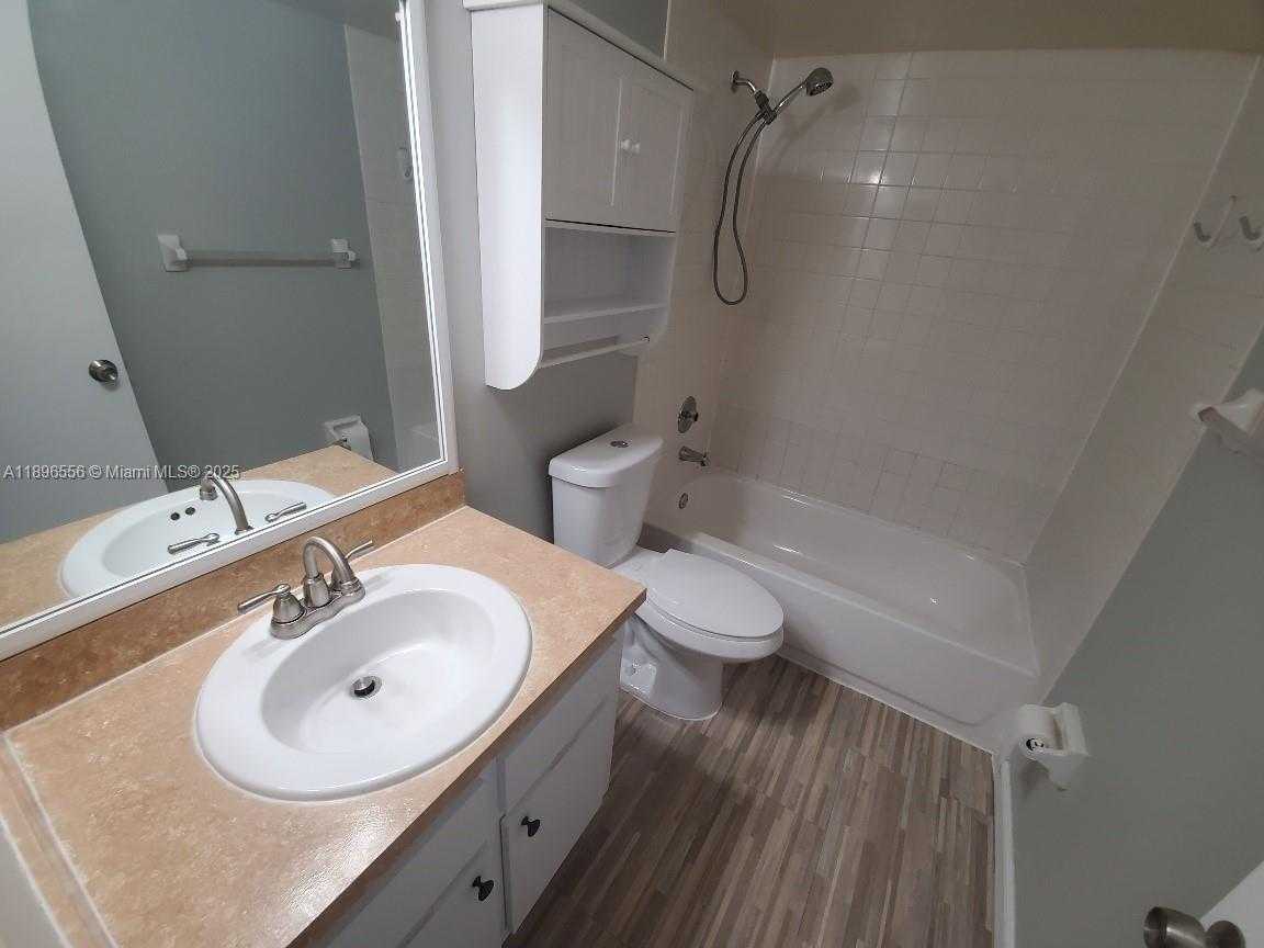 Small Image of 2570 WEST 67TH PL #21-2, Hialeah Number 4