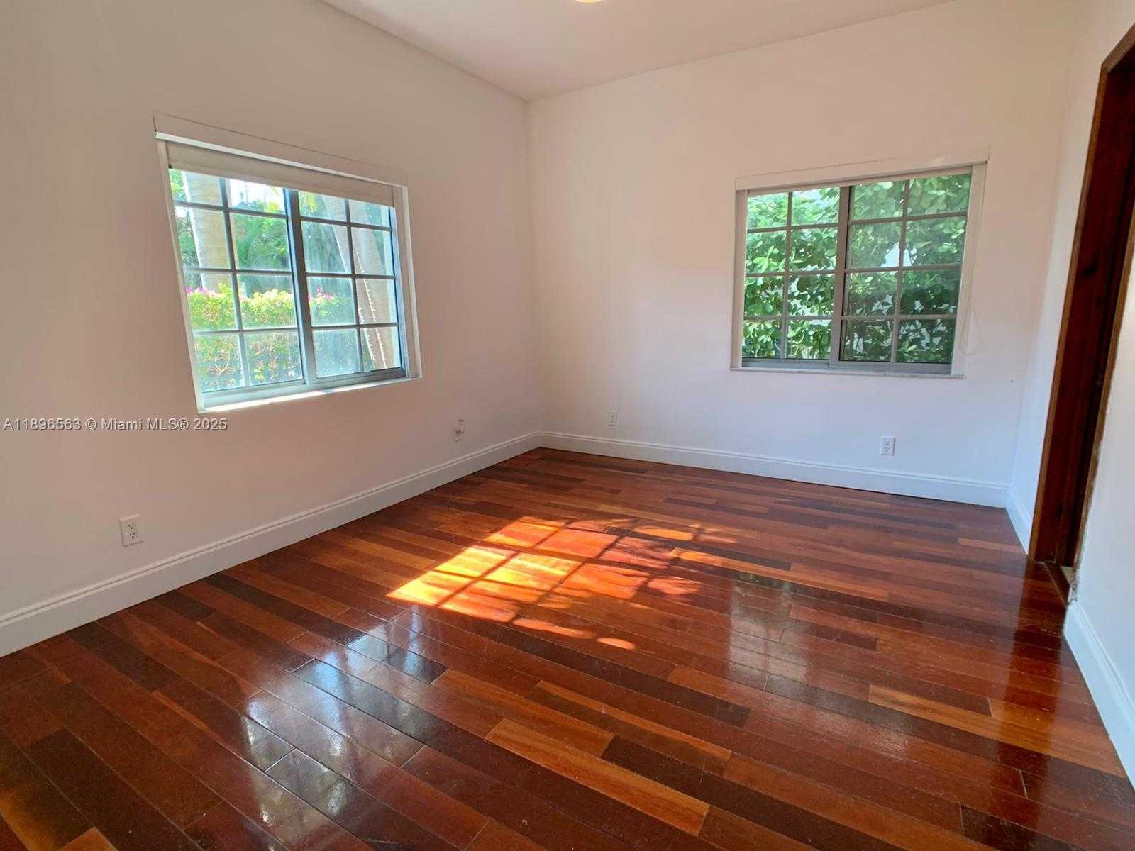 Small Image of 1500 PENNSYLVANIA AVE #4A, Miami Beach Number 3