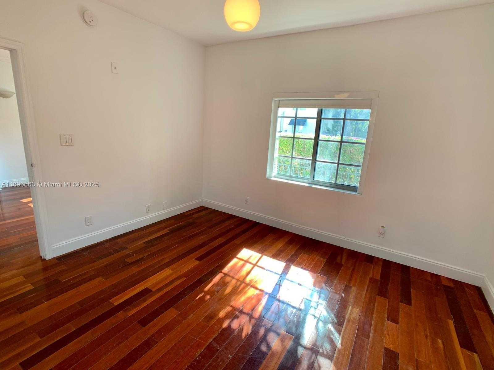 Small Image of 1500 PENNSYLVANIA AVE #4A, Miami Beach Number 7