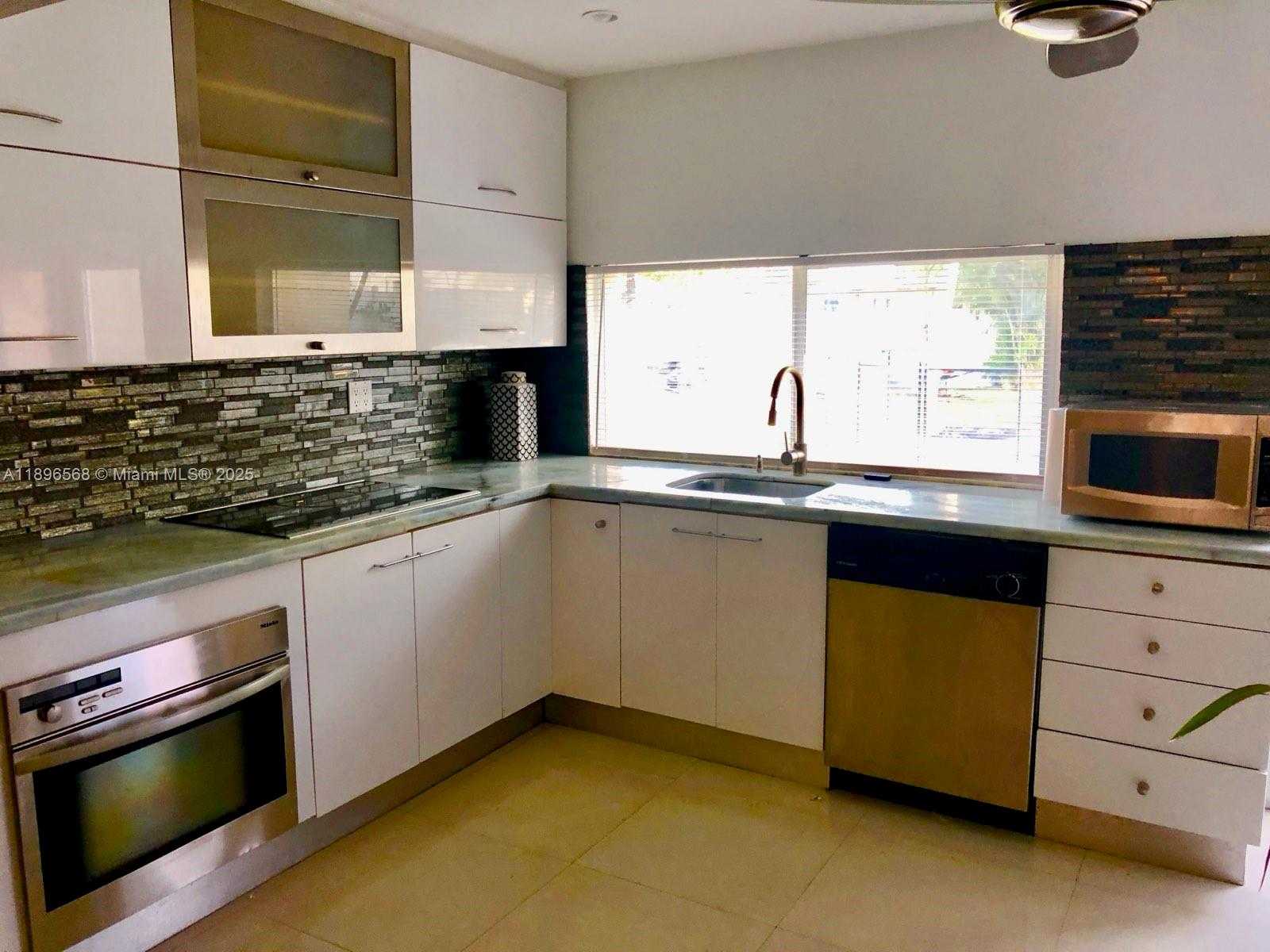 Imagen de Pequeño Objeto