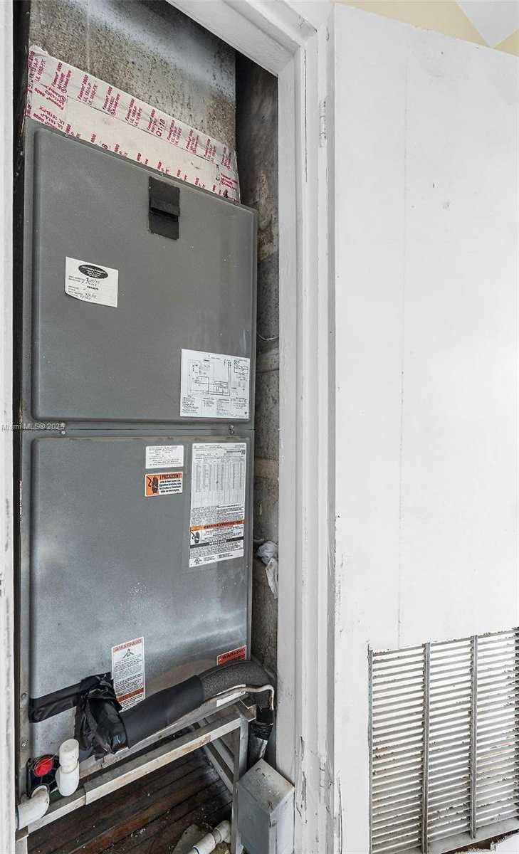 Small Image of 1221 NORTH WEST 34TH AVE #1221, Miami Number 12