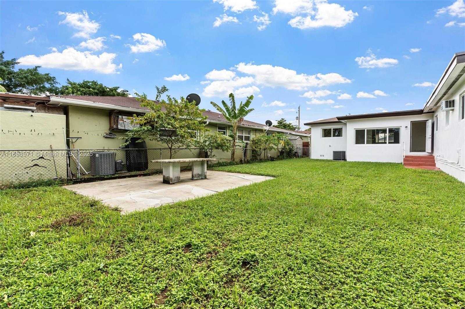 Small Image of 1221 NORTH WEST 34TH AVE #1221, Miami Number 15