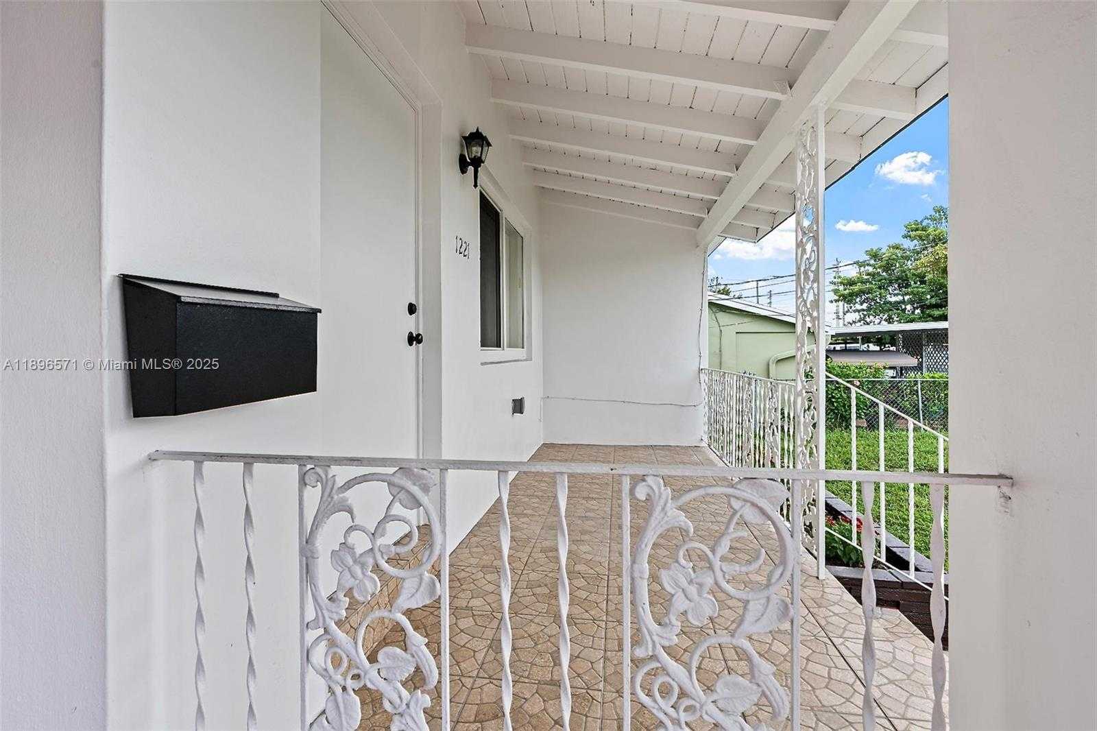 Small Image of 1221 NORTH WEST 34TH AVE #1221, Miami Number 2