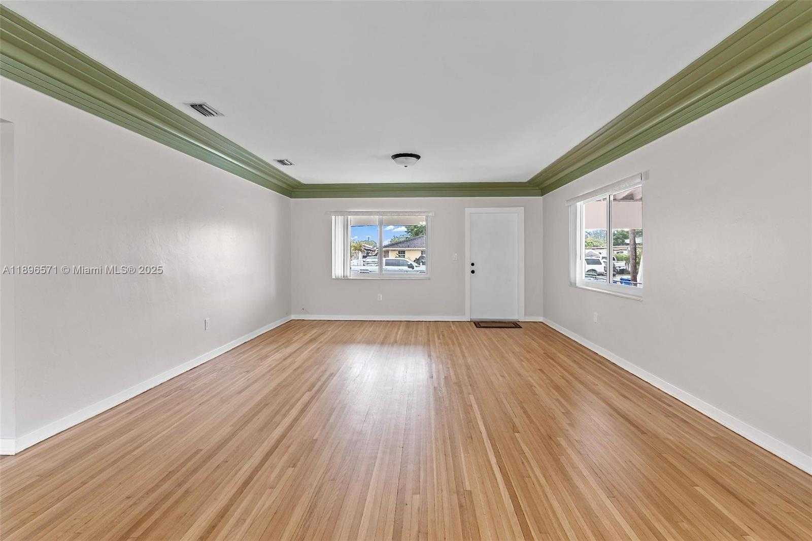 Small Image of 1221 NORTH WEST 34TH AVE #1221, Miami Number 24