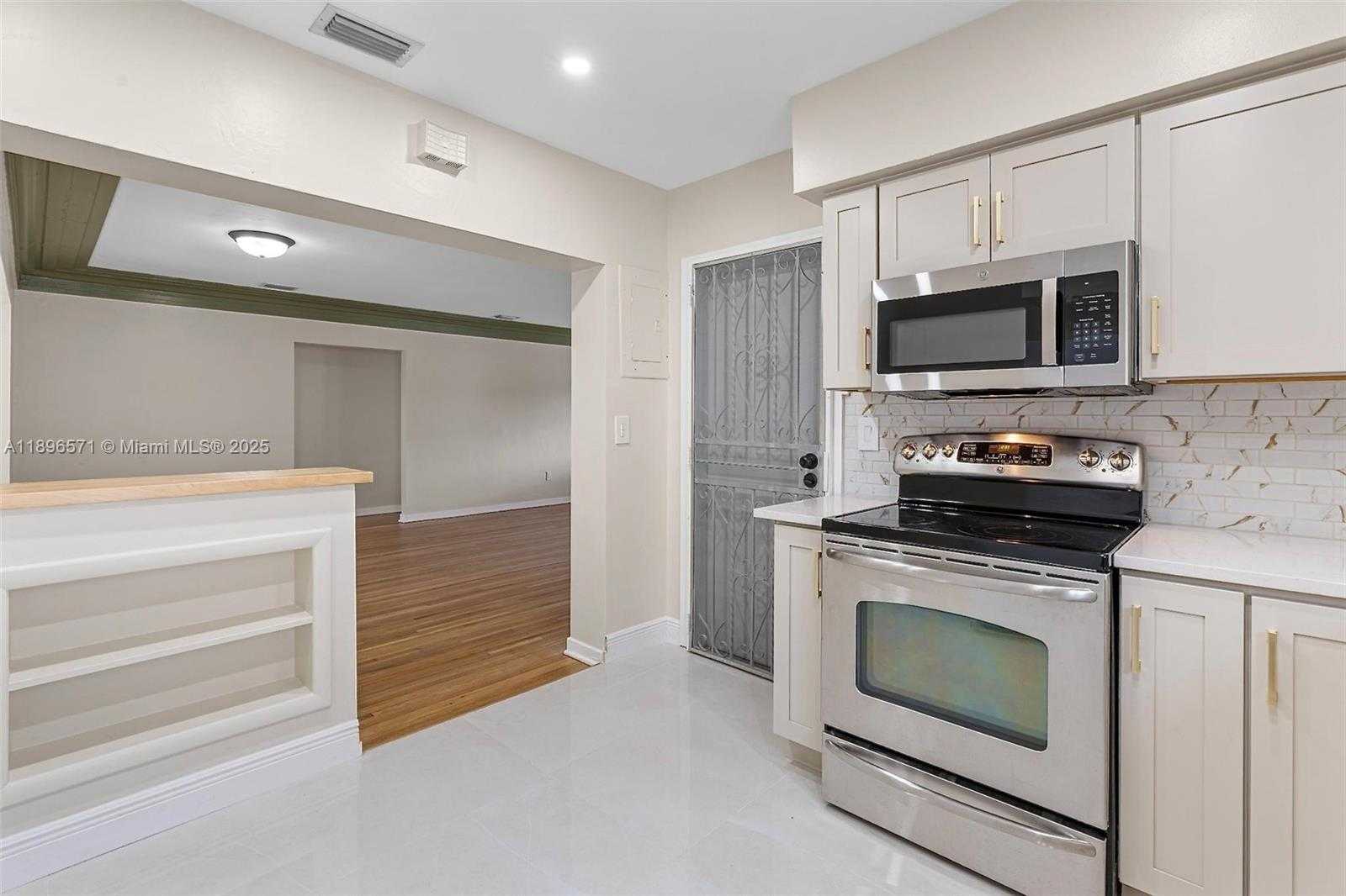 Small Image of 1221 NORTH WEST 34TH AVE #1221, Miami Number 28