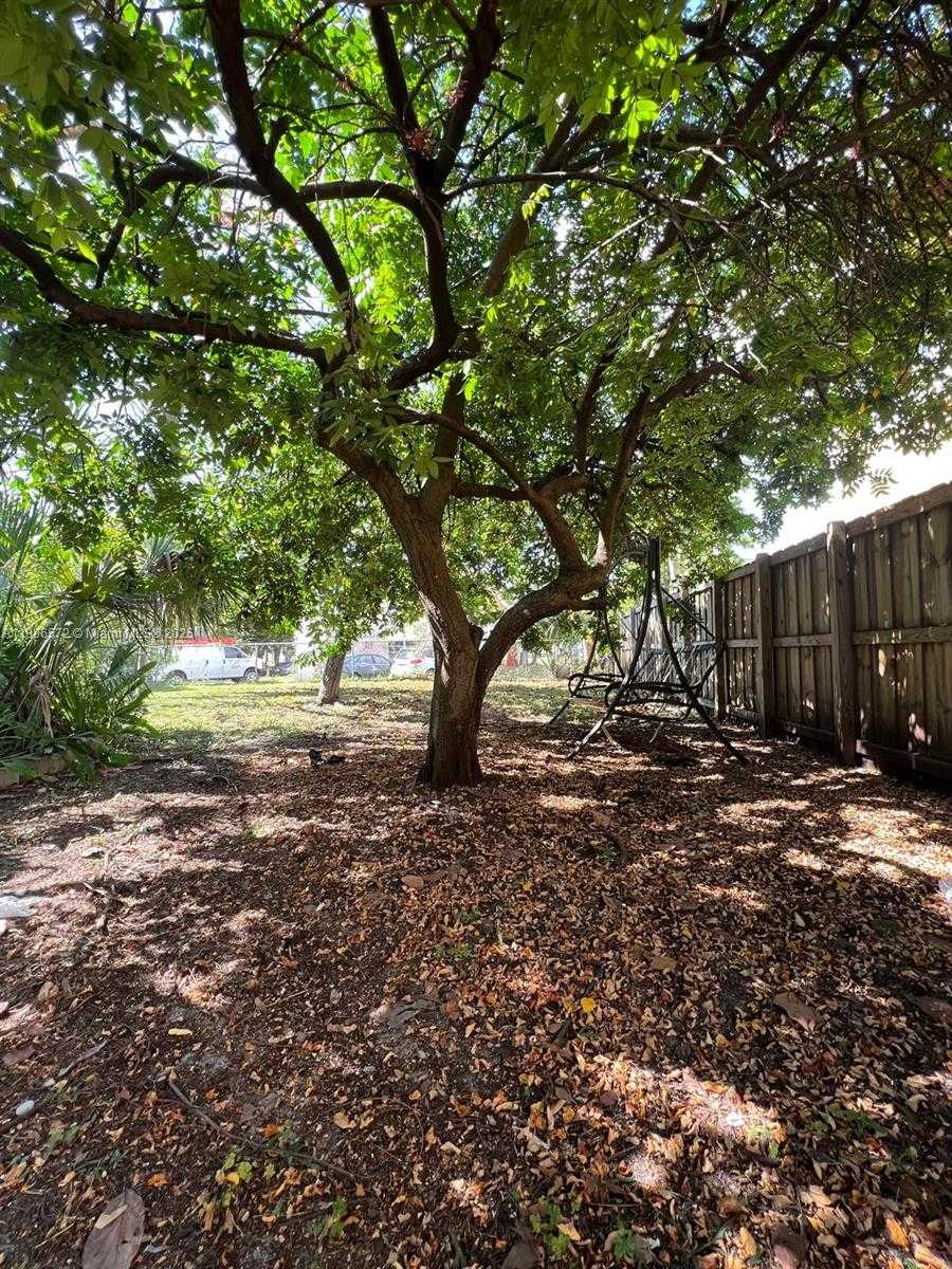 Small Image of 1986 NORTH EAST 167TH ST #1986, North Miami Beach Number 7