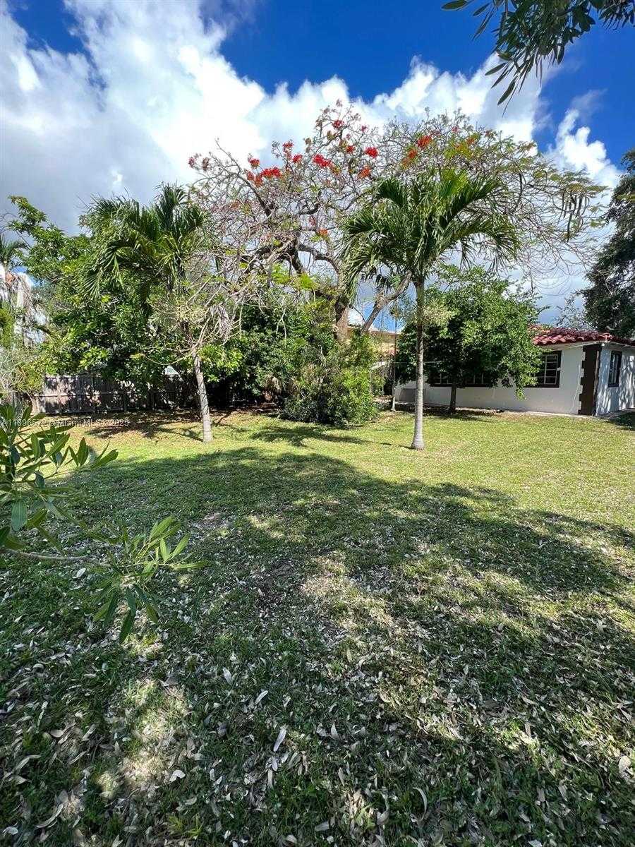 Small Image of 1986 NORTH EAST 167TH ST #1986, North Miami Beach Number 9