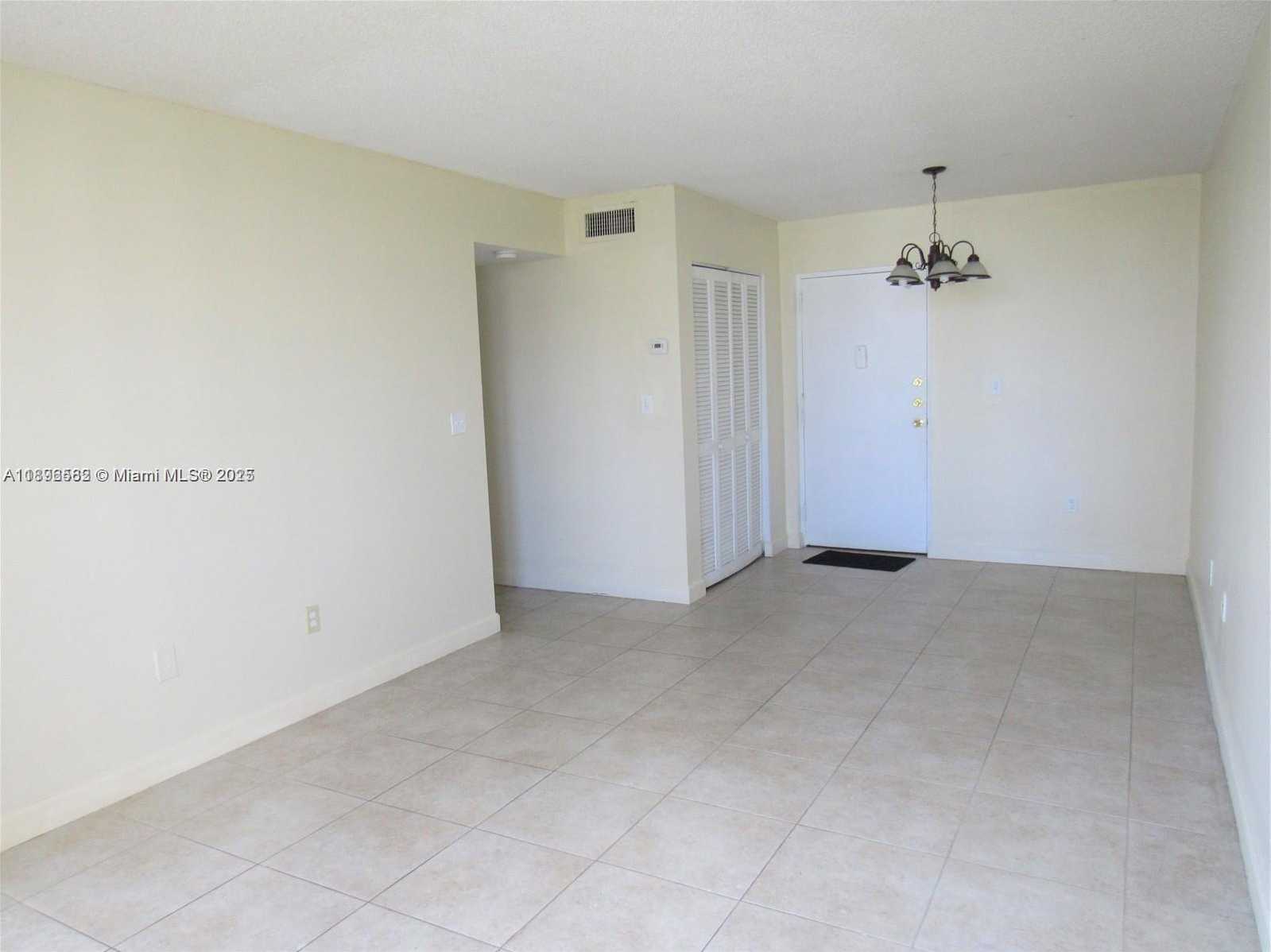 Small Image of 250 180TH DR #504, Sunny Isles Beach Number 13