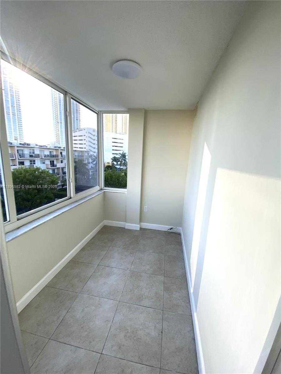 Small Image of 250 180TH DR #504, Sunny Isles Beach Number 14