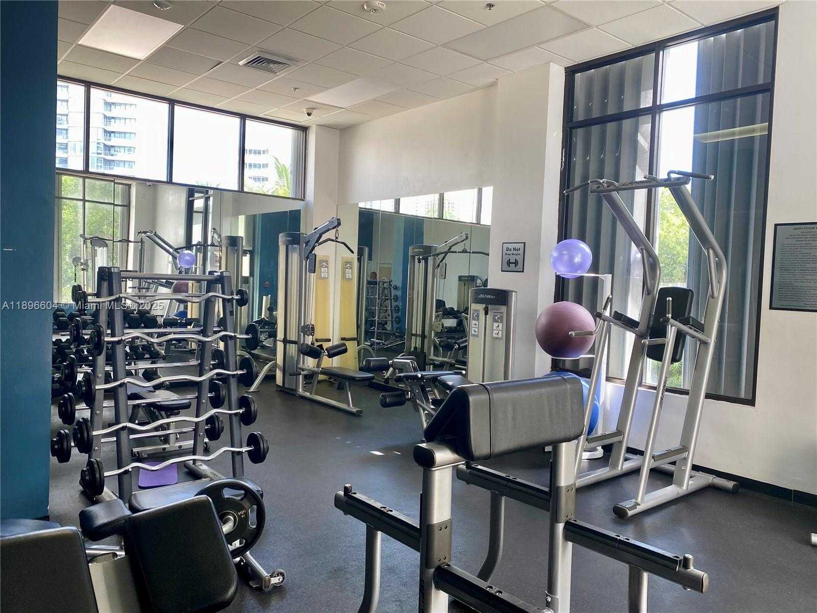 Small Image of 100 BAYVIEW DR #230, Sunny Isles Beach Number 15