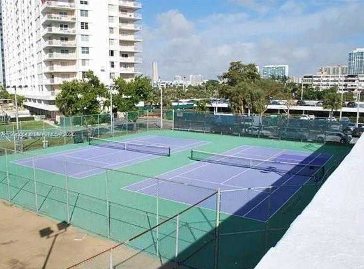 Small Image of 100 BAYVIEW DR #230, Sunny Isles Beach Number 19