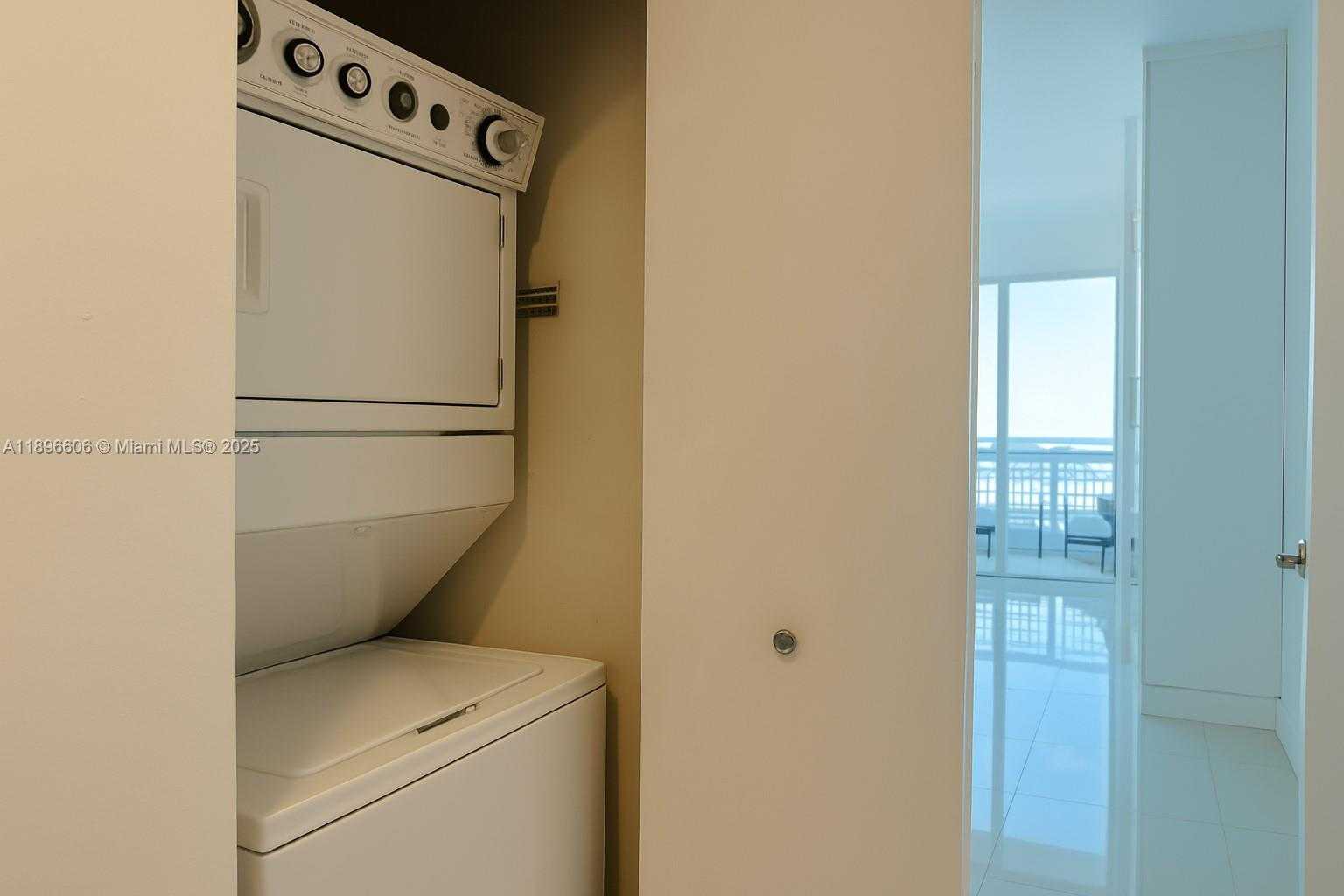 Small Image of 60 SOUTH WEST 13TH ST #3418, Miami Number 10