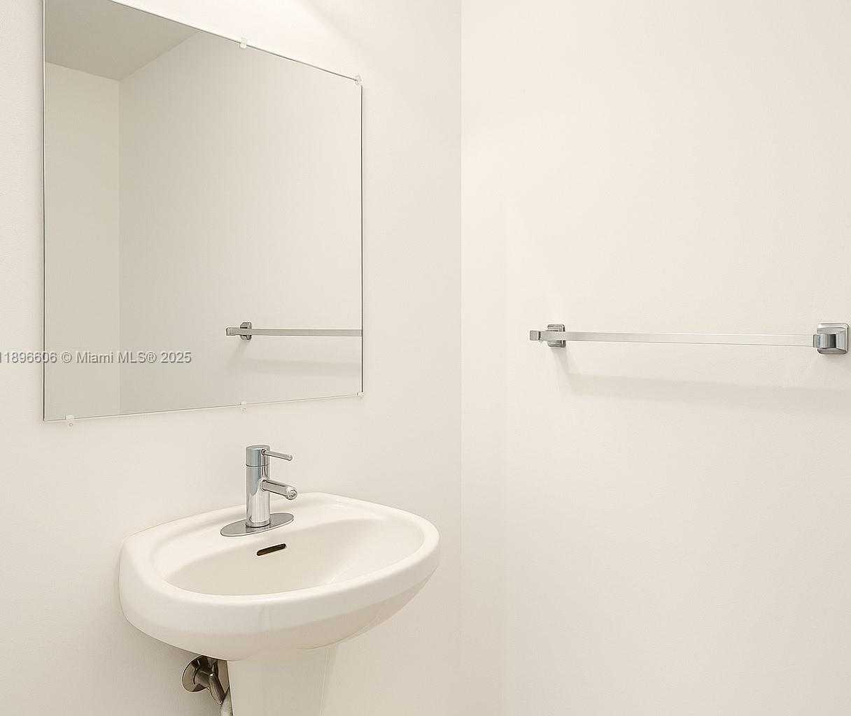 Small Image of 60 SOUTH WEST 13TH ST #3418, Miami Number 14