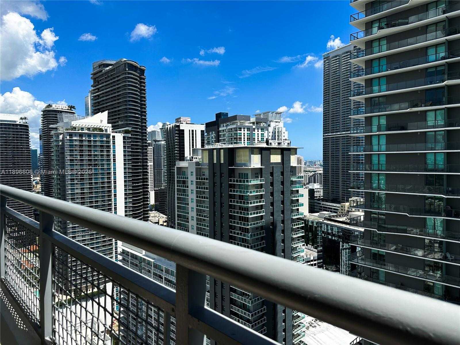 Small Image of 60 SOUTH WEST 13TH ST #3418, Miami Number 4