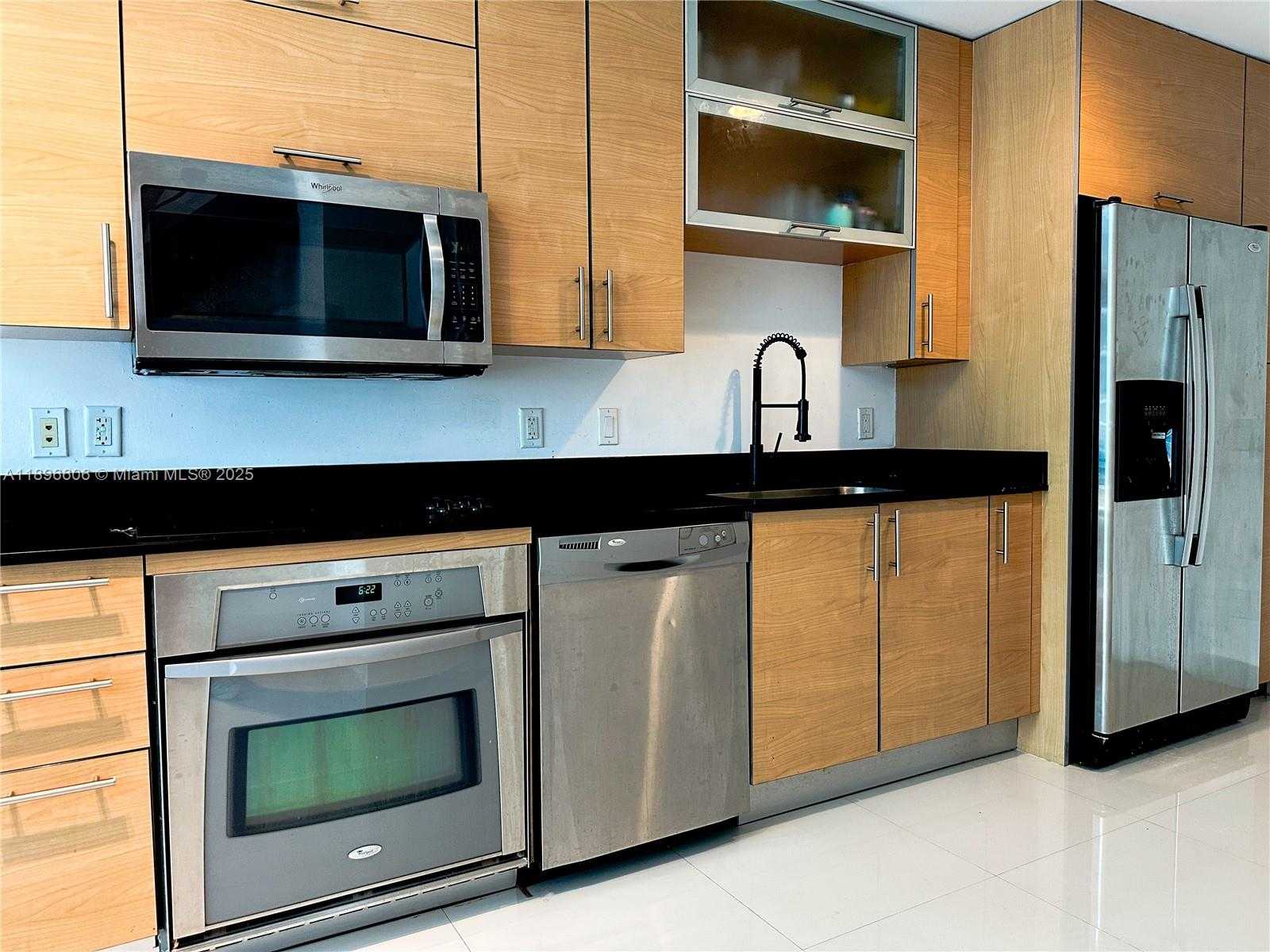 Small Image of 60 SOUTH WEST 13TH ST #3418, Miami Number 6