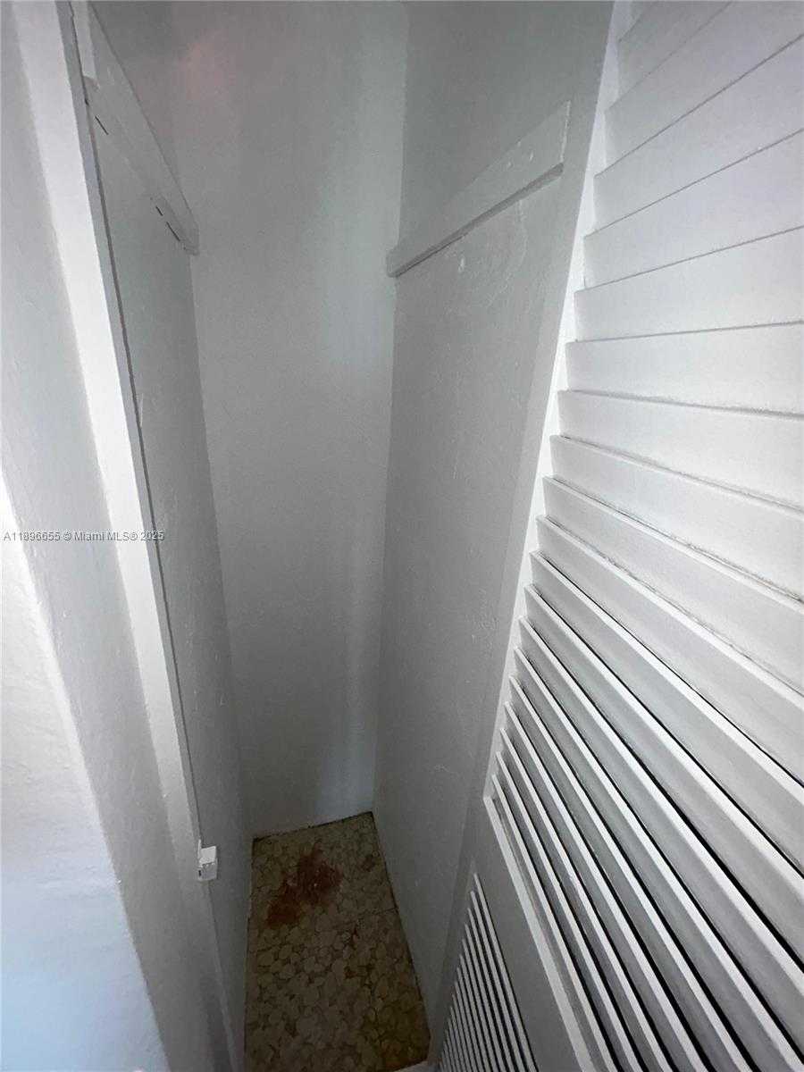 Small Image of 7850 BYRON AVE #403, Miami Beach Number 10